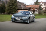 DAX: Tesla: Aktie kämpft mit der 200‑Tage‑Linie und einer Rückrufaktion!