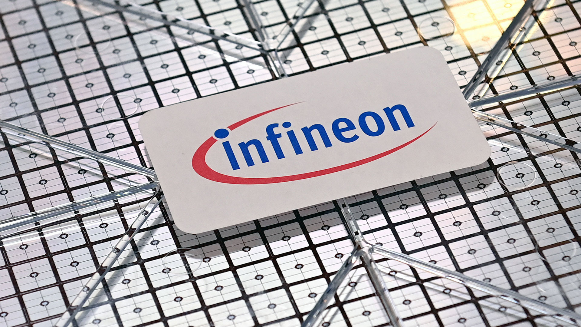 Infineon&#8209;Aktie kräftig im Plus: DAX&#8209;Konzern hebt Prognose an (Foto: Infineon)