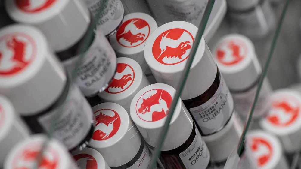 Platz 1: Symrise -32,8%; Der Aromen- und Duftstoffehersteller leidet ebenfalls unter der Zurückhaltung der Verbraucher und musste im schwierigen Marktumfeld die Prognose Ende Oktober zurücknehmen.