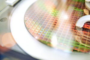 Chiphersteller STMicroelectronics mit Zahlen: Unterstützung für Infineon?   / Foto: Shutterstock