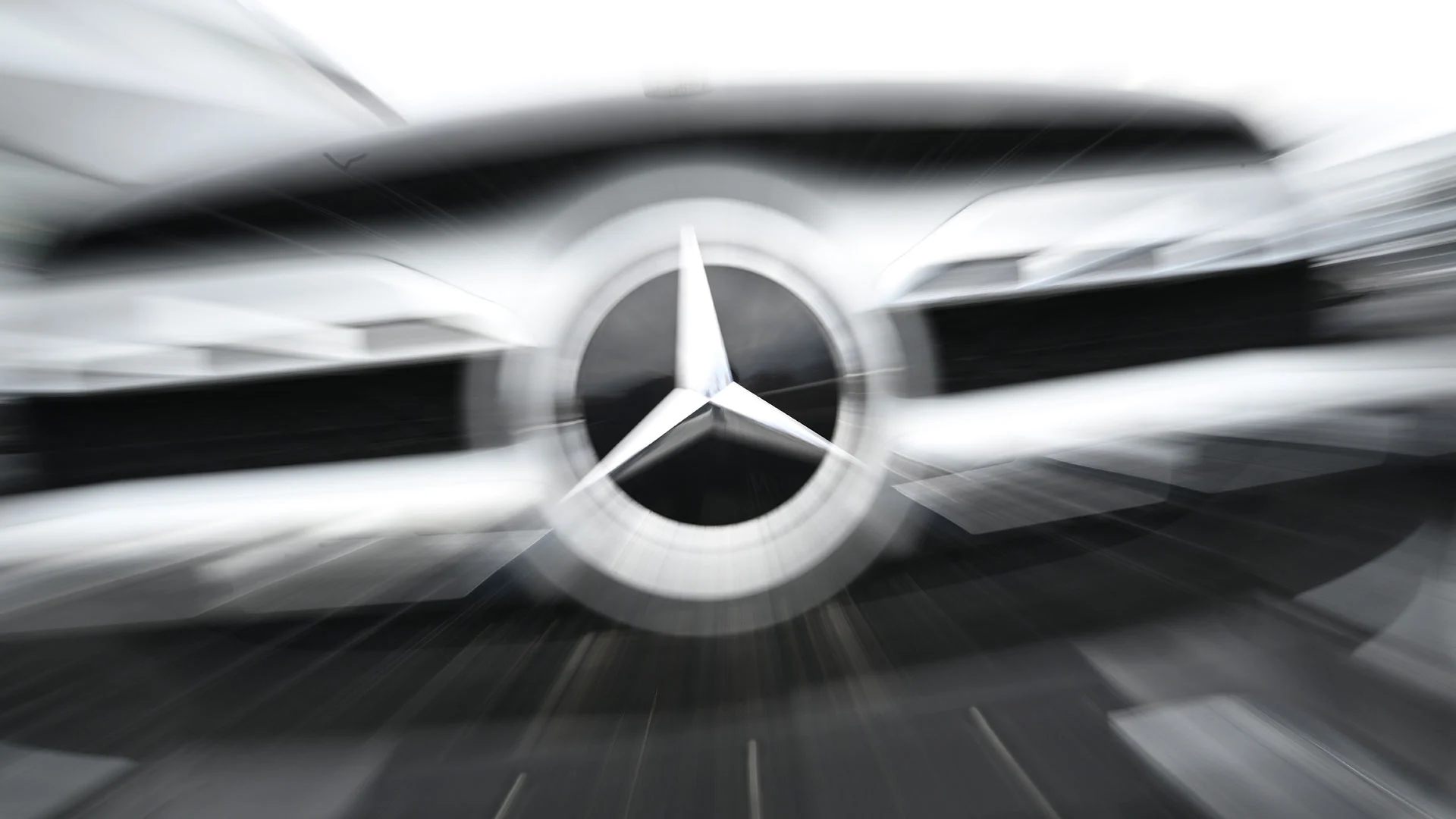 Mercedes&#8209;Benz schockiert Anleger mit DIESER Nachricht. Aktie fällt so tief wie lange nicht (Foto: Bernd Weißbrod/picture alliance/dpa)