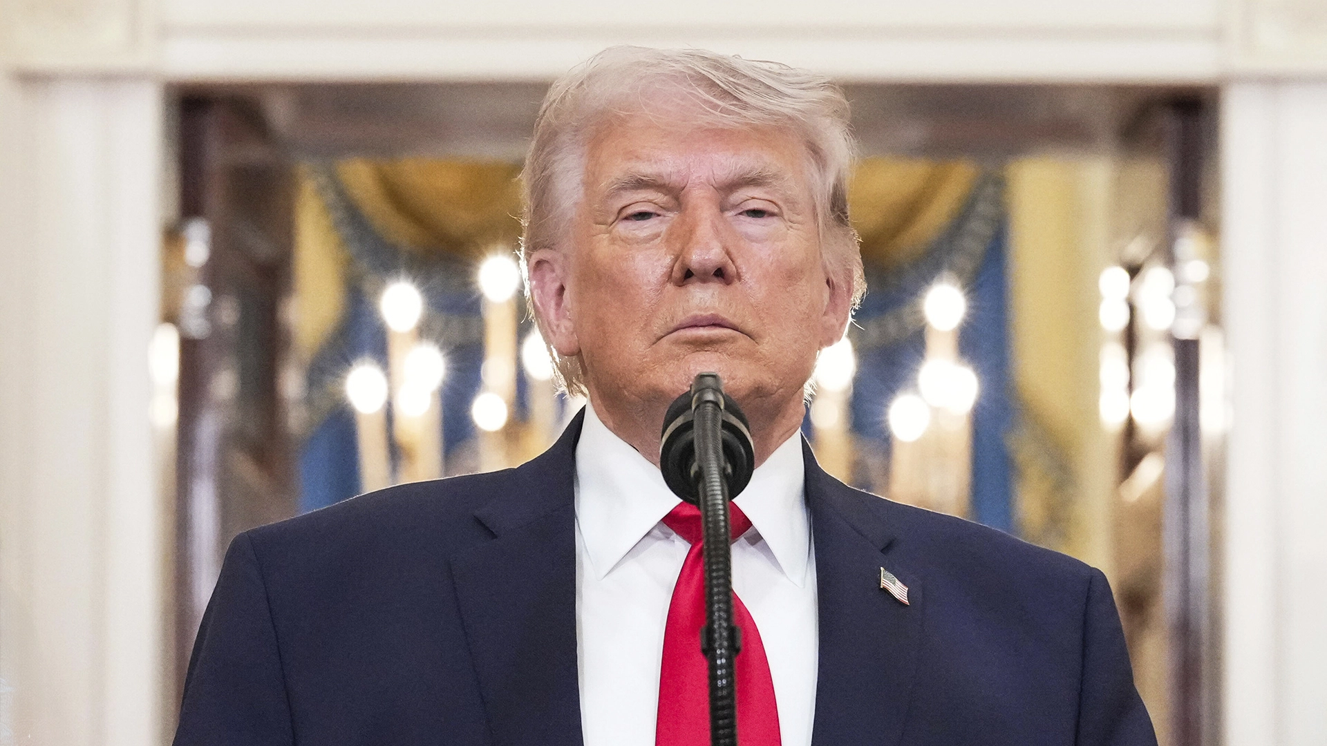Trump will massiv aufrüsten ‑ diese 3 Geheimtipp‑Aktien profitieren  (Foto: Alex Brandon/AP Pool/picture alliance/dpa)