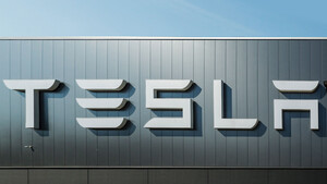 Herber Schlag für Tesla – Elon Musk wütet auf Twitter   / Foto: Nadezda Murmakova/Shutterstock