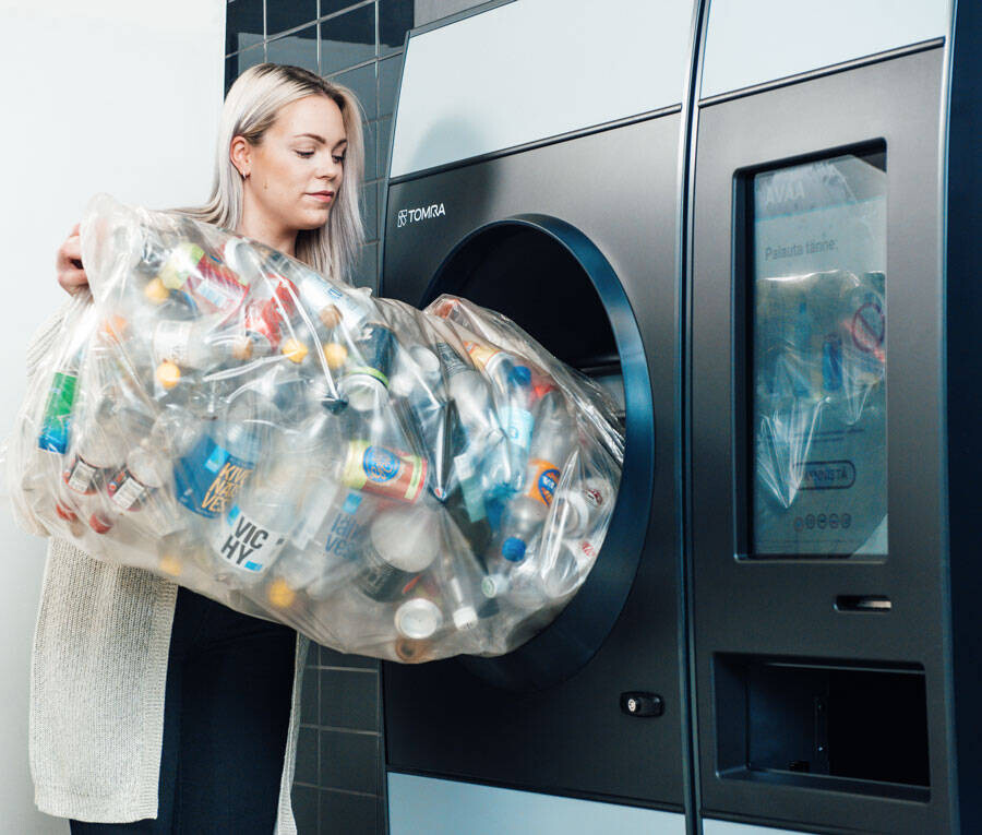 (Fast) alle Einweg-Verpackungen künftig mit Pfand – Tomra Systems und Carbios profitieren