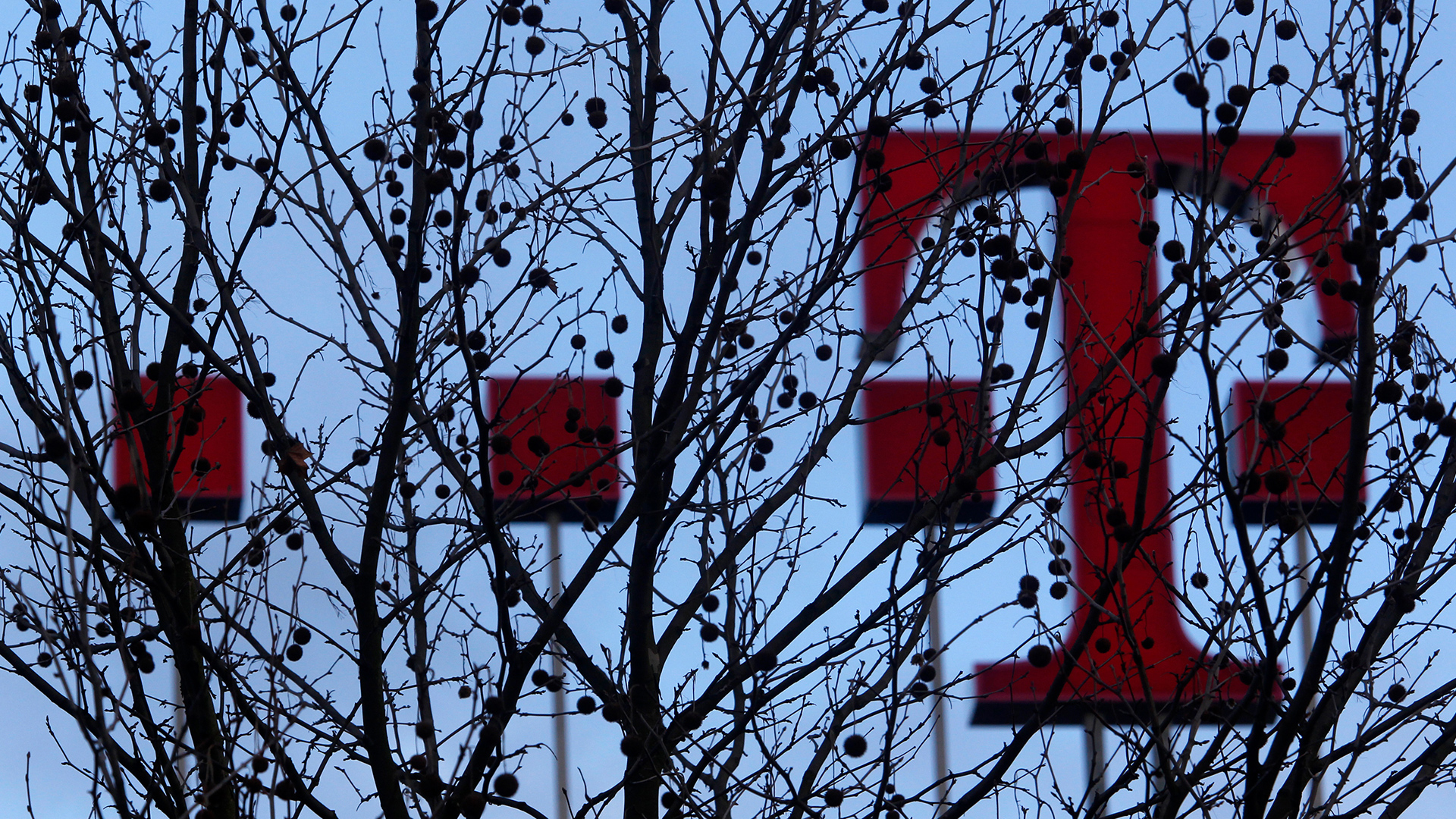 Deutsche Telekom‑Aktie: Analysten sehen dunkle Wolken am Himmel (Foto: Ina Fassbender/Reuters)