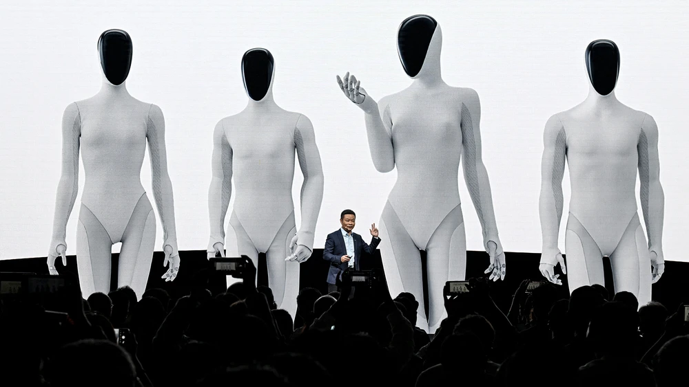 Die humanoiden Roboter "Iron" von Xpeng werden vorgestellt.