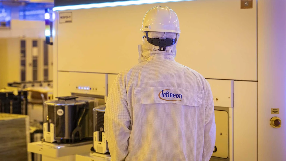 Deutschlands führender Halbleiterkonzern profitiert von der Nachfrageerholung im Automobilsektor sowie der Sonderkonjunktur durch die Ausrüstung von KI-Rechenzentren mit hocheffizienten Chips. Die Wachstumsaussichten haben sich verbessert – Infineon hat deshalb im Mai den Ausblick auf das Gesamtjahr angehoben.