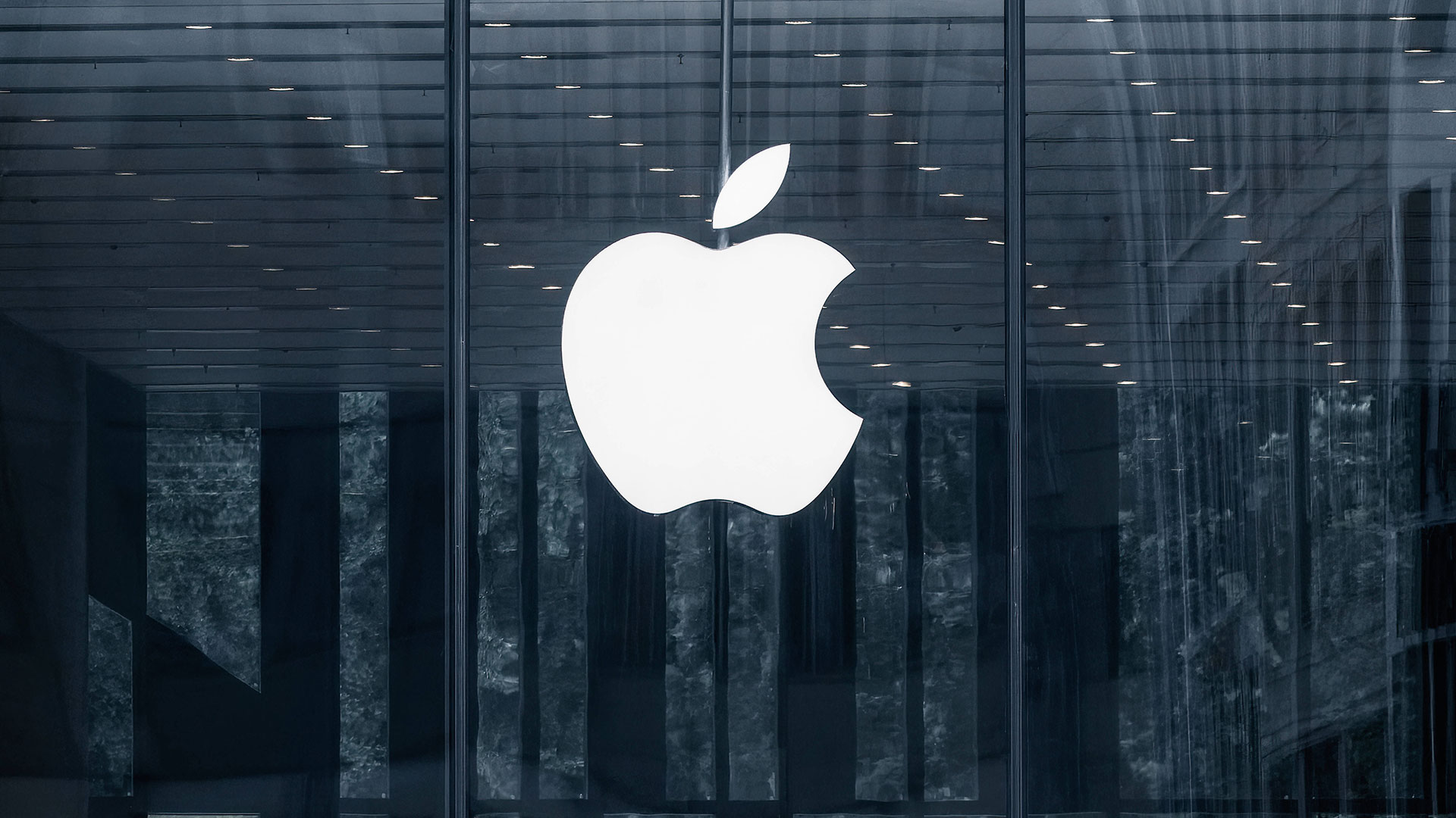 Apple&#8209;Hammer: Wie geht es jetzt an der Wall Street und mit der Aktie weiter? (Foto: Michael Gstettenbauer/IMAGO)