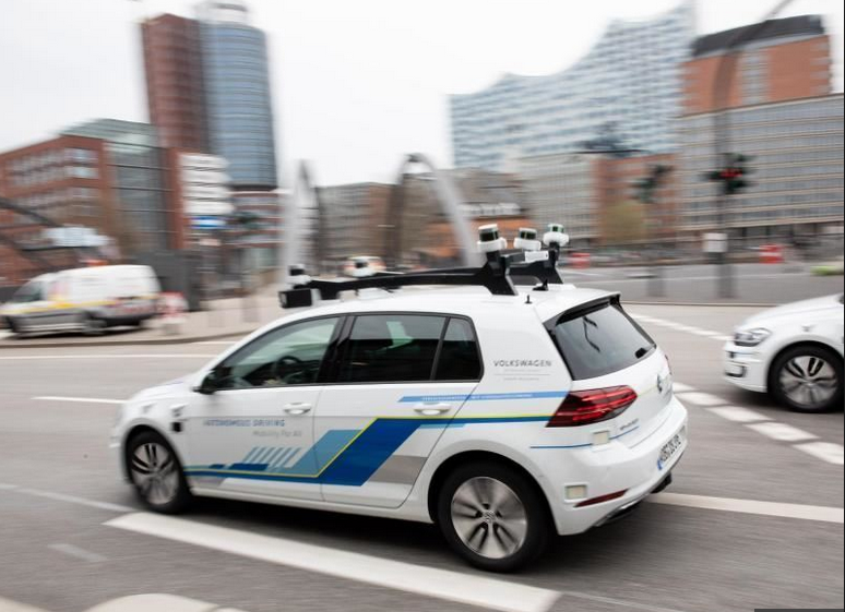 Volkswagen lässt seine Robo-Autos los – Marktführer Waymo ist meilenweit voraus - VW-Aktie vor wichtigen Widerständen