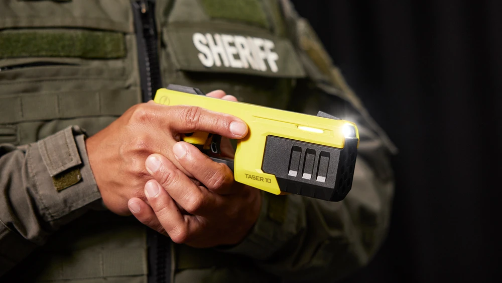 axon_2022_taser10_confidential_july_events_az_prshoot_lifestyle_171