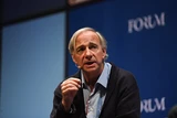 DowJones: Starinvestor Ray Dalio: So hat man Erfolg an der Börse!