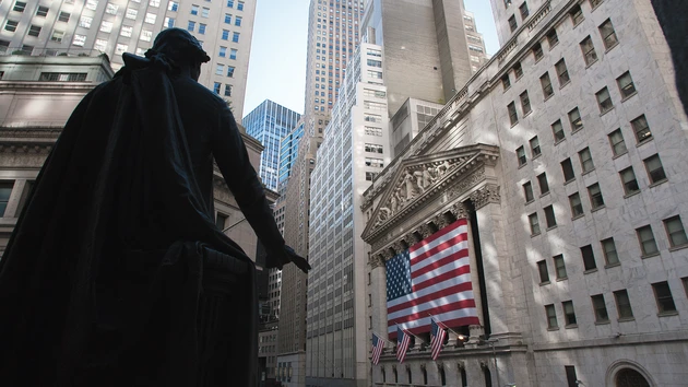 Wall Street: Starker Wochenstart trotz neuer Nahost‑Sorgen – Zahlen von Elbit Systems und Autozone