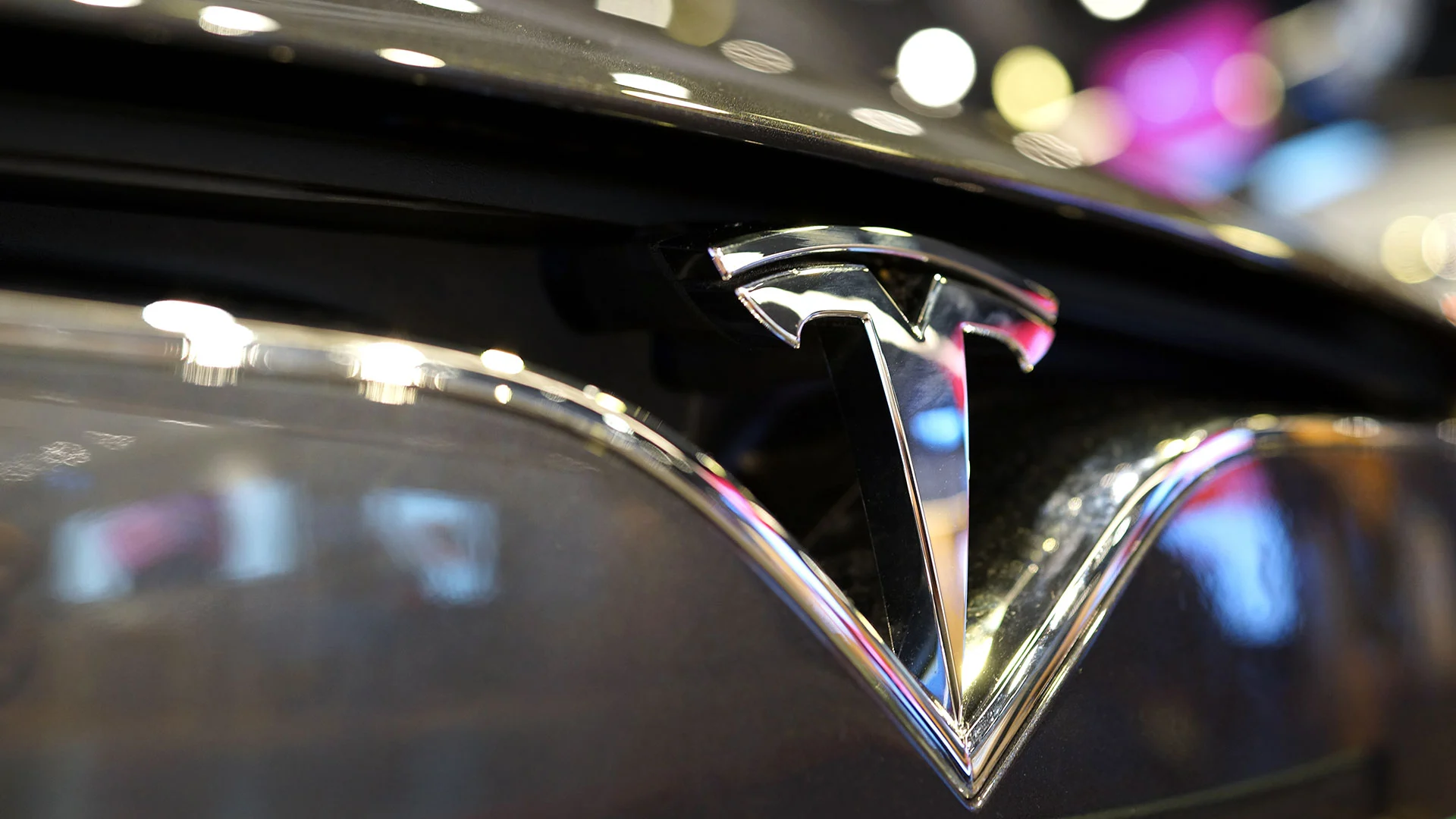 Tesla&#8209;Aktie: Turbulente Zeiten und tolle Zahlen (Foto: TY Lim/Shutterstock)