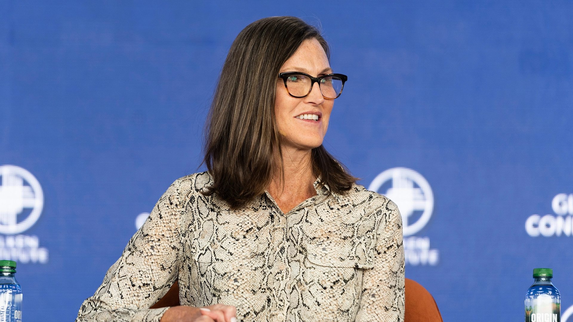 Mindestens 100% Kurschance: Cathie Wood ist für diese 3 Aktien im Mai bullisch hoch zehn (Foto: Bloomberg/Kontributor/GettyImages)