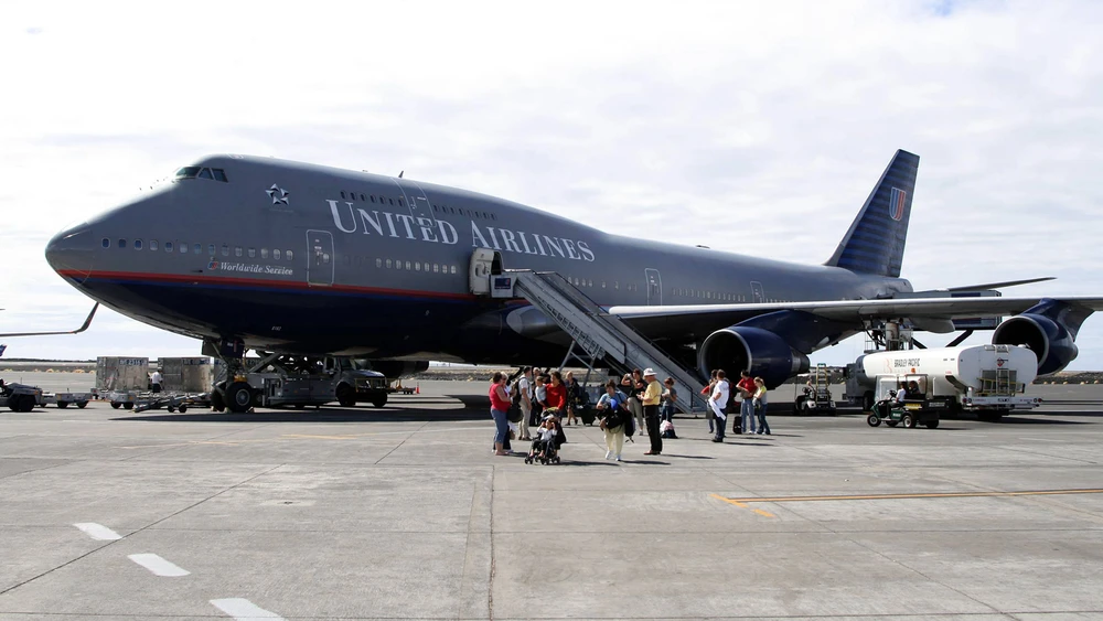 16. Oktober 1989: DAX -12,8 Prozent. Die Verschuldung der US-Unternehmen ist hoch, was sie anfällig für steigende Zinsen macht. Der Markt wird immer nervöser. Dann kommen Gerüchte auf, die Übernahme von United Airlines sei geplatzt. Die Anleger befürchten eine extrem eingeschränkte Kreditvergabe der Banken – und verkaufen massiv Aktien.