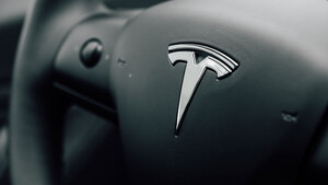 Tesla: Nach tödlichem Unfall – Autopilot‑System auf dem Prüfstand  / Foto: Christopher Lyzcen/Shutterstock