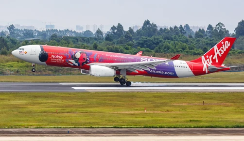 Airbus A330neo von AirAsia startet