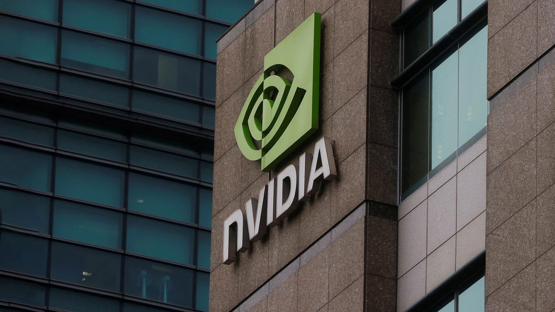 Nvidia&#8209;Führungskräfte verkaufen gerade ihre Aktien – sollten Sie es auch? (Foto: Ann Wang/Reuters)