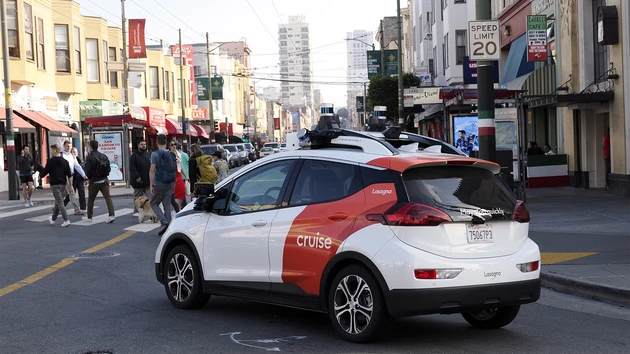 Tesla, Alphabet und Co: Diese 3 Aktien profitieren vom Cruise‑Aus
