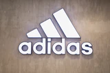 Adidas: Adidas schlägt den DAX ‑ immer!