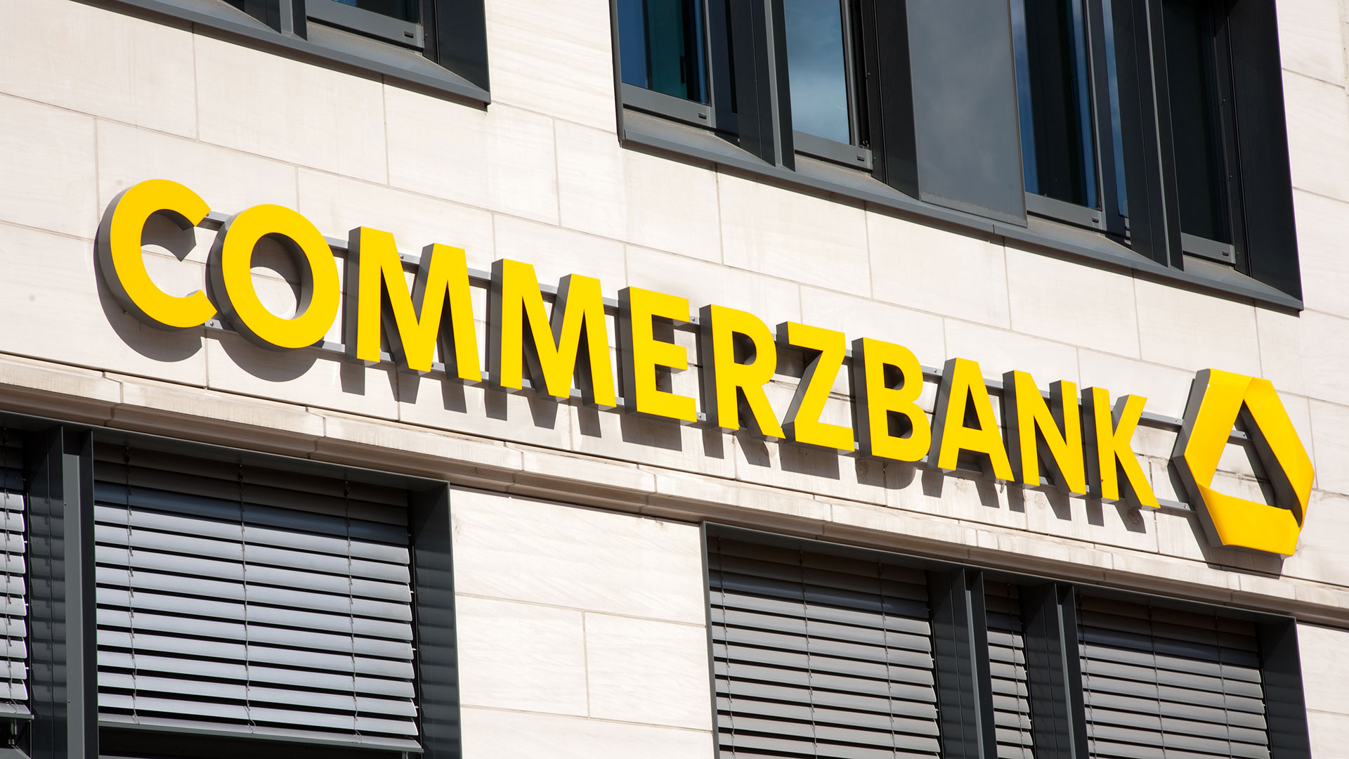 Commerzbank Kursziel Rauf Aktie Fallt Der Aktionar