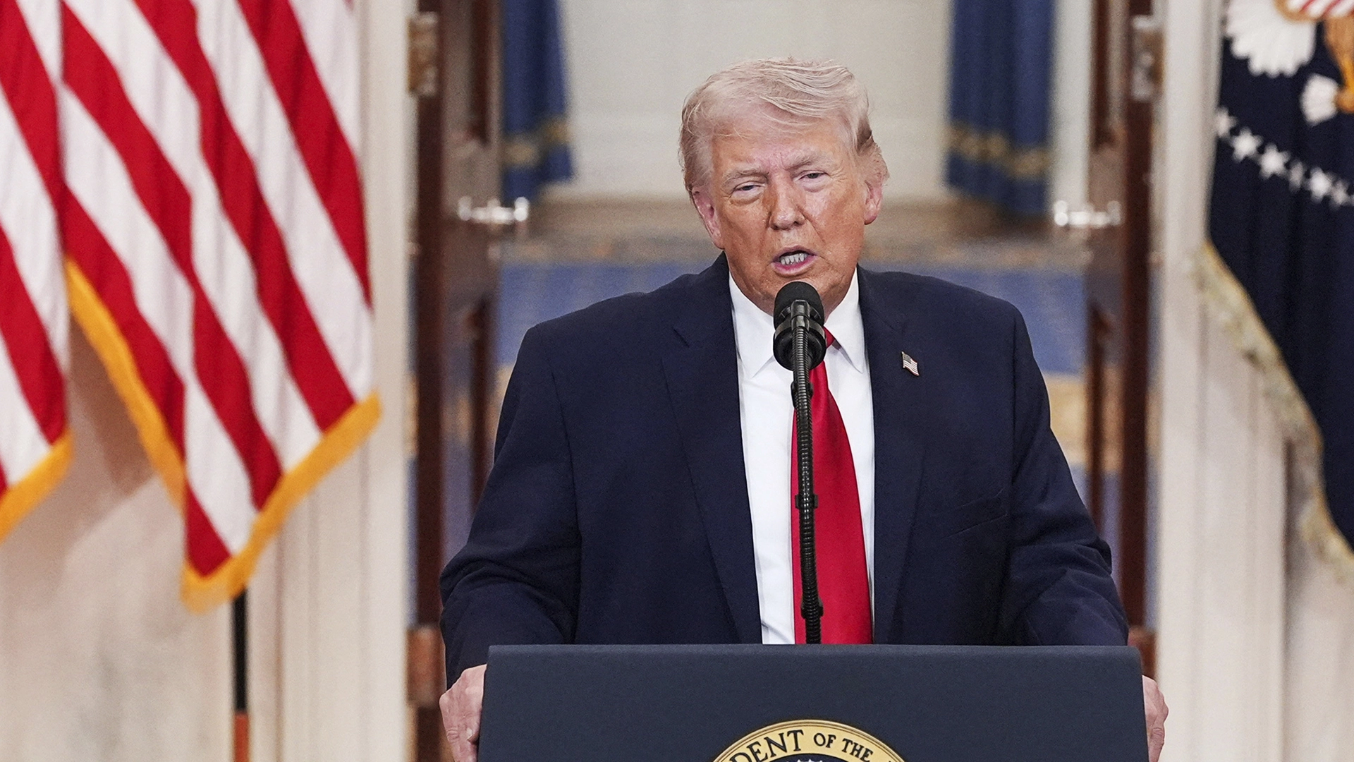Dow verliert 900 Punkte: Trumps Iran‑Drohungen schocken die Börsen  (Foto: Alex Brandon/Pool/Reuters)