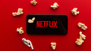 Netflix spricht mit Werbepartnern – aber Konkurrenz ist einen Schritt voraus  / Foto: Burdun Iliya/Shutterstock
