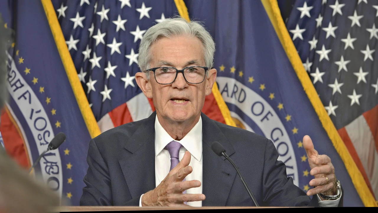Fed-Chef Powell warnt: Aktien „hoch bewertet“ – Nasdaq, Dow und S&P rutschen ab
