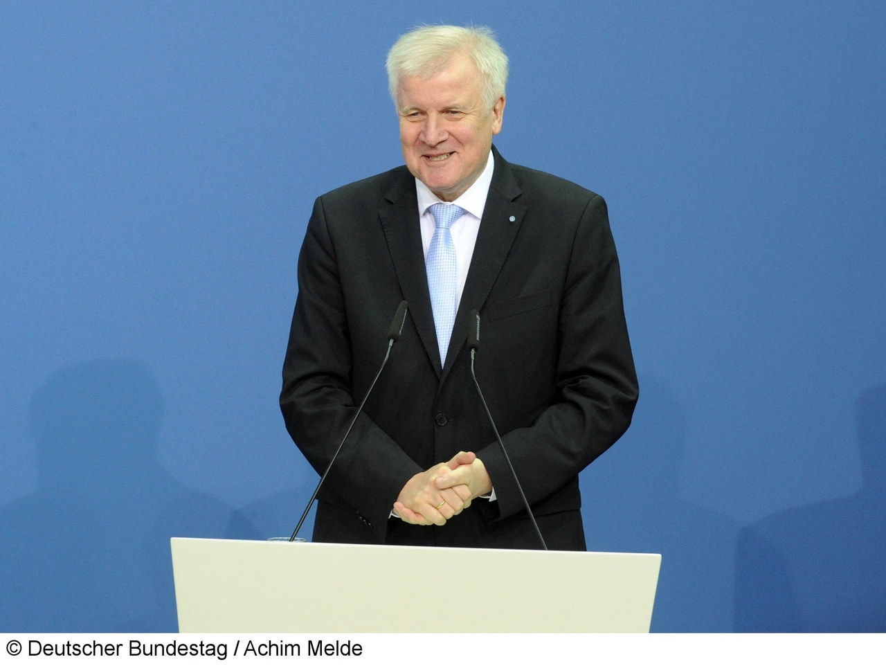 Seehofer gewinnt Machtpoker - DAX bald wieder bei 13.000?