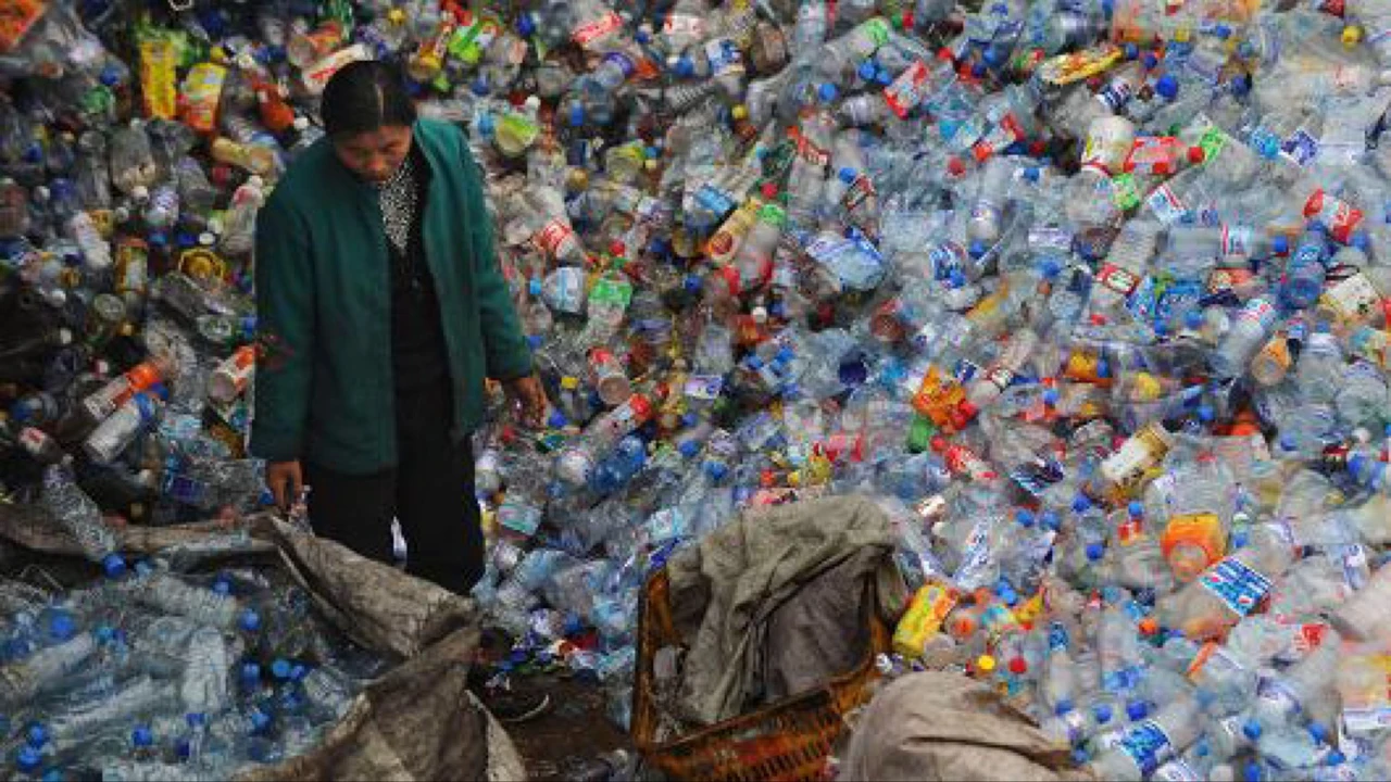 China will keinen Müll mehr. Neuer Boom in der Recycling-Industrie voraus? Anleger partizipieren mit Tomra B.R.A.I.N. BEFESA S.A.ORD.REG. und Veolia Environnement an dieser Entwicklung.