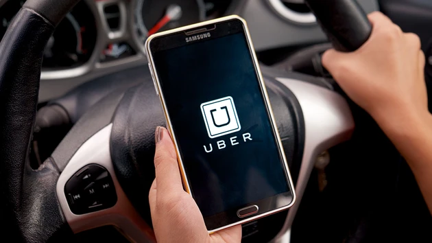 Jetzt geht's los: Waymo‑Taxis per Uber‑App – Aktie auf Rekordjagd