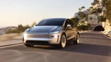 Tesla: Tesla: JPMorgan senkt Kursziel – aber kauft Milliarden nach
