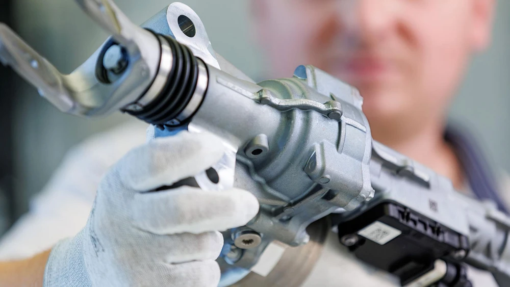 0000155D0_Neue-mechatronische-Hinterachslenkung