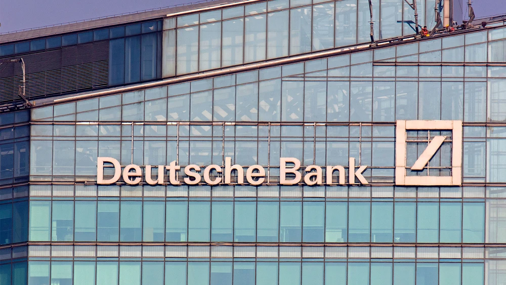 Platz 4: Deutsche Bank +98,1%; Die immer noch hohen Zinsen sowie die Hoffnung auf eine Belebung der Konjunktur haben den gesamten Bankensektor angetrieben. Zudem wird die Deutsche Bank effizienter.