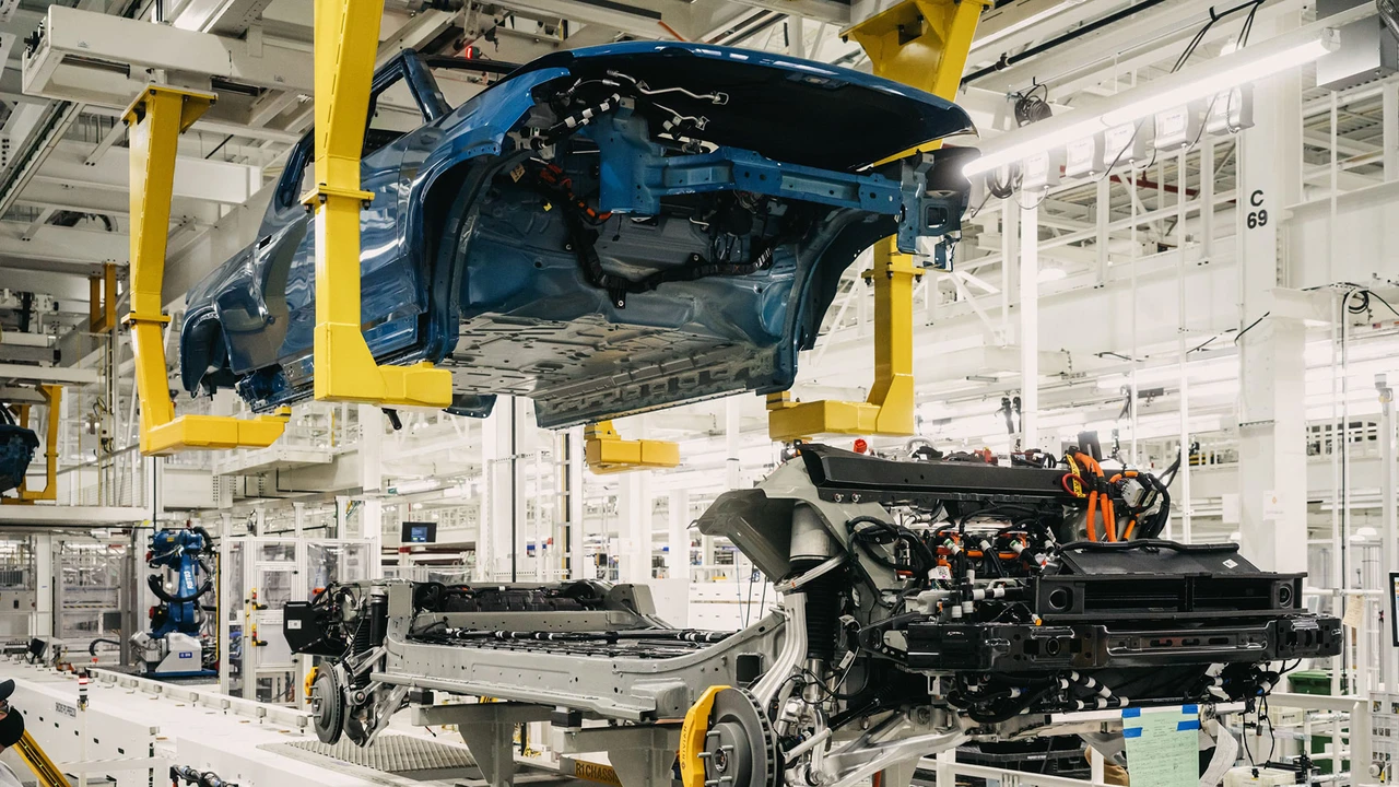 VW: Bei diesem Konkurrenten stehen die Bänder plötzlich still