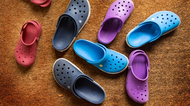 Crocs‑Aktie marschiert mit überaus bequemen Zahlen