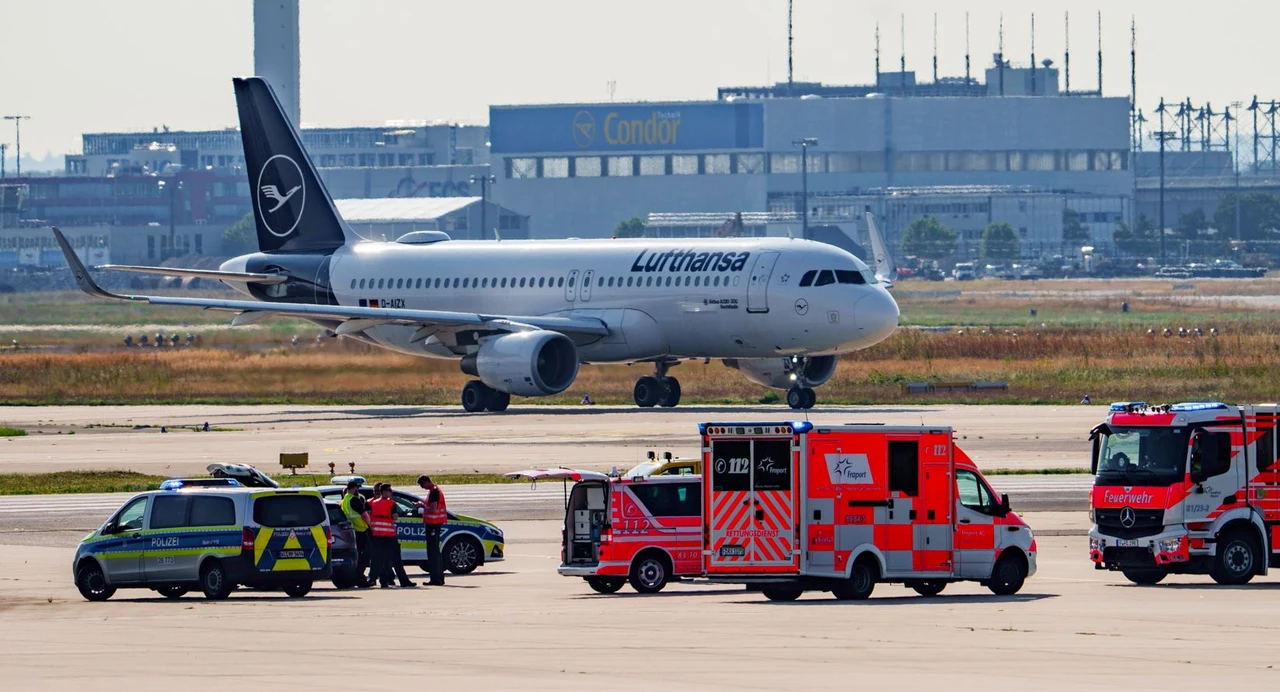 Lufthansa fordert Millionen-Schadensersatz von Aktivisten