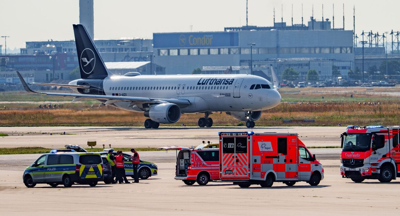 Lufthansa fordert Millionen-Schadensersatz von Aktivisten