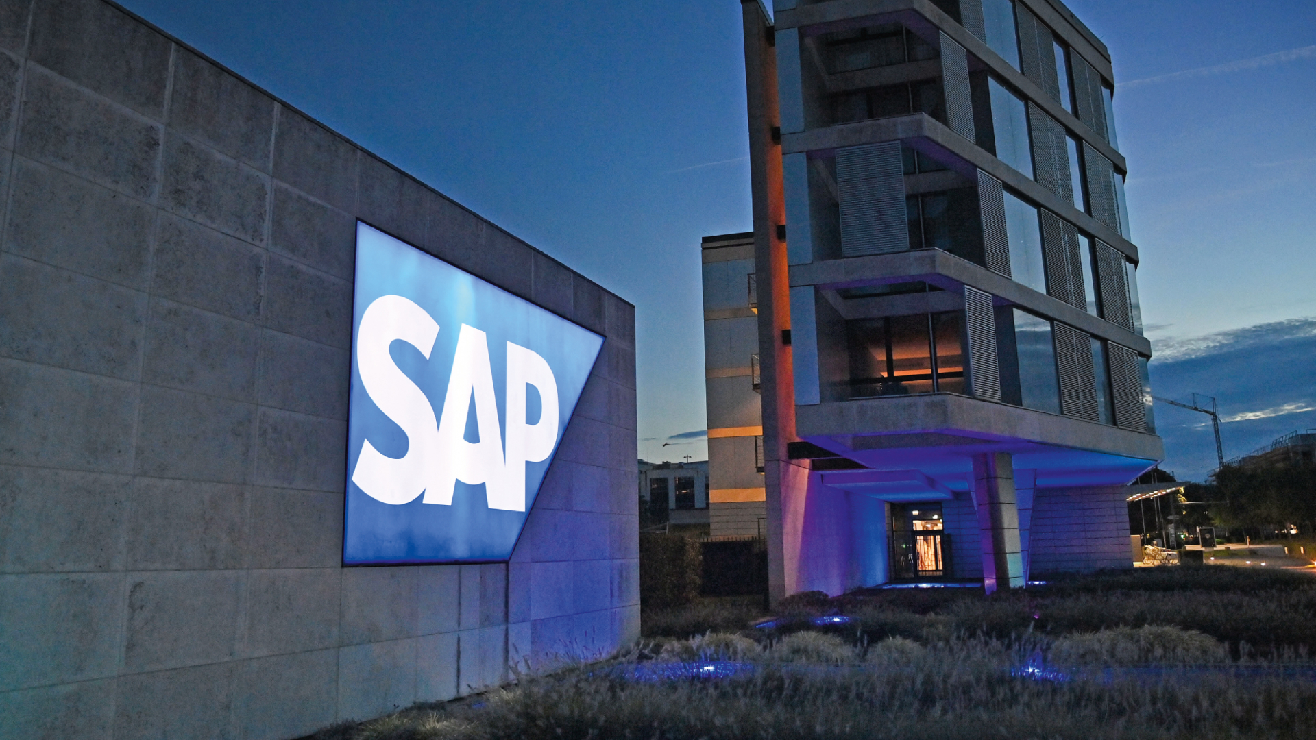 Deutsche Börse und SAP: Zwei starke Aktien ‑ zwei Chancen zu kassieren  (Foto: Sven Simon/picture alliance/dpa)