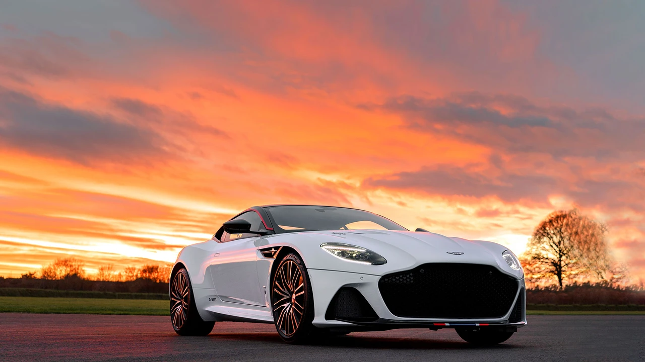 Aston Martin fährt Porsche und Ferrari auf und davon