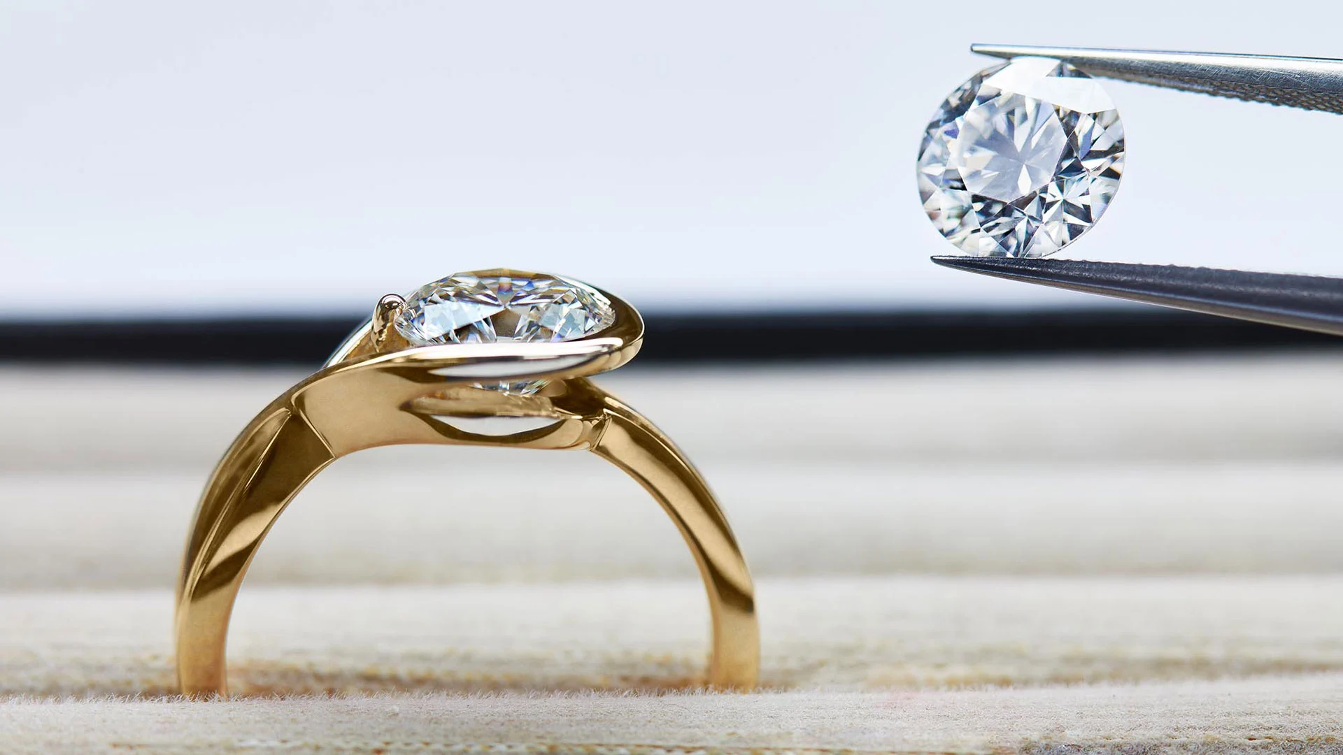 Weltgrößter Schmuckhändler will weniger Silber kaufen! Auf dieses Edelmetall setzt er jetzt  (Foto: Pandora)