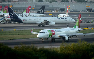 Lufthansa: Nach Italien‑ nun auch noch Portugal‑Airline?  / Foto: pa/ AP/ Armando Franca