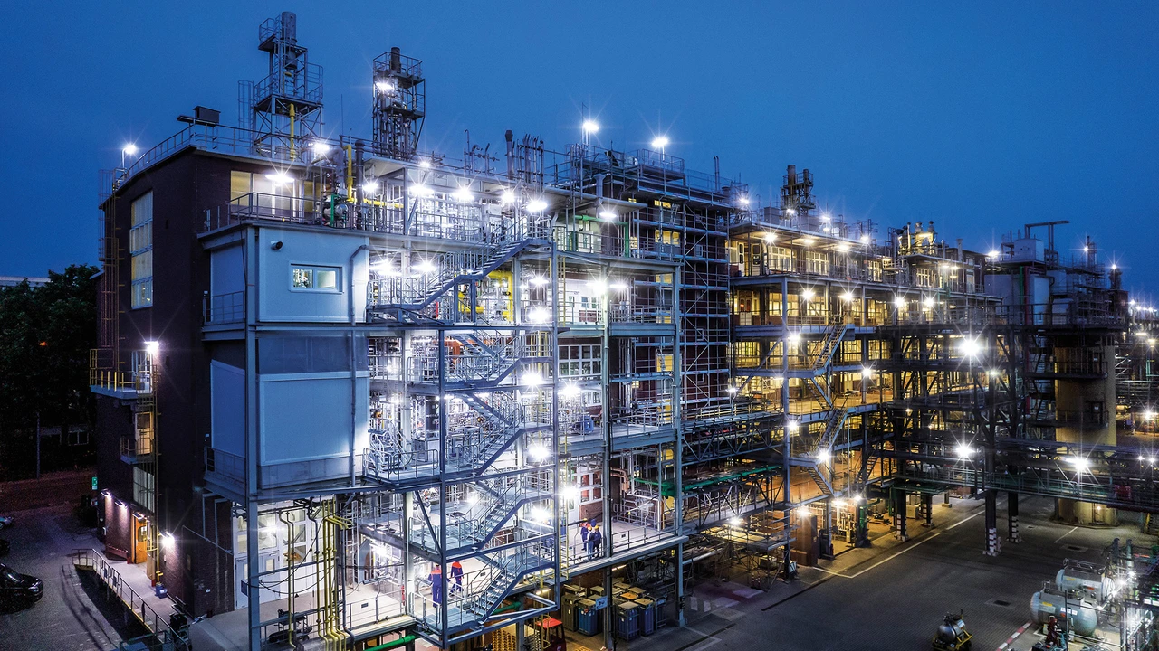 Goldman senkt den Daumen: Lanxess tiefrot, auch BASF und Evonik geben ab – was nun?
