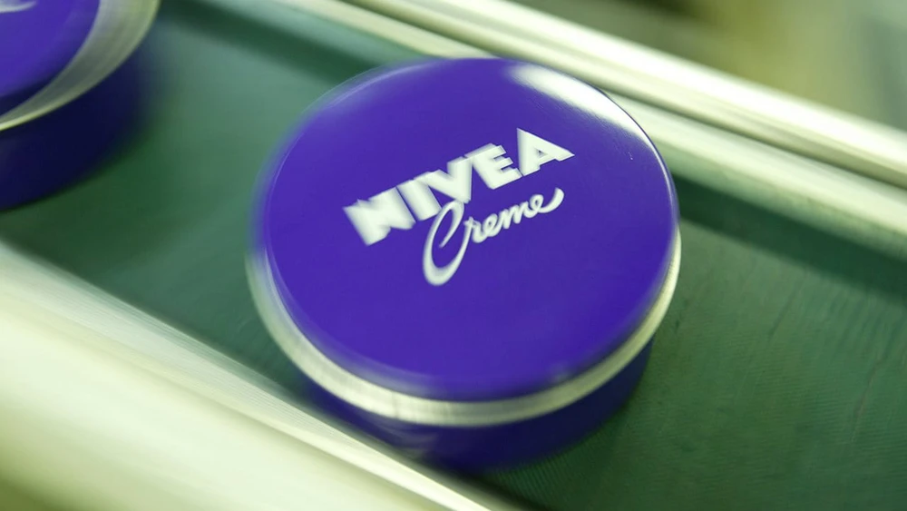 Platz 3: Beiersdorf -24,7%; Angesichts fehlender Wachstumsfantasie war die zu hohe Bewertung des Nivea-Konzerns nicht mehr zu rechtfertigen und die Korrektur folgerichtig.