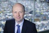 DAX: Shop Apotheke Europe: Brachiales Wachstum – CFO im Gespräch über Amazon und das mögliche Rx‑Versandverbot
