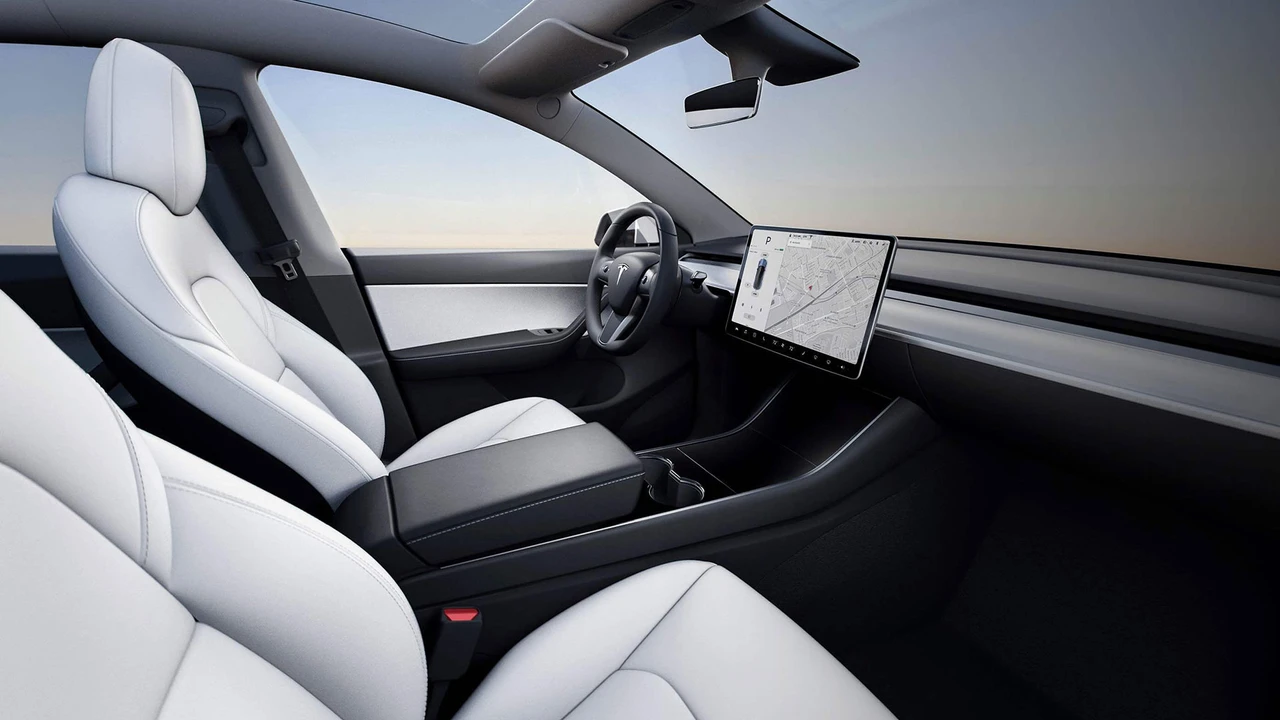 Tesla: Verbraucherschützer tricksen Autopilot aus – Aktie auf Talfahrt