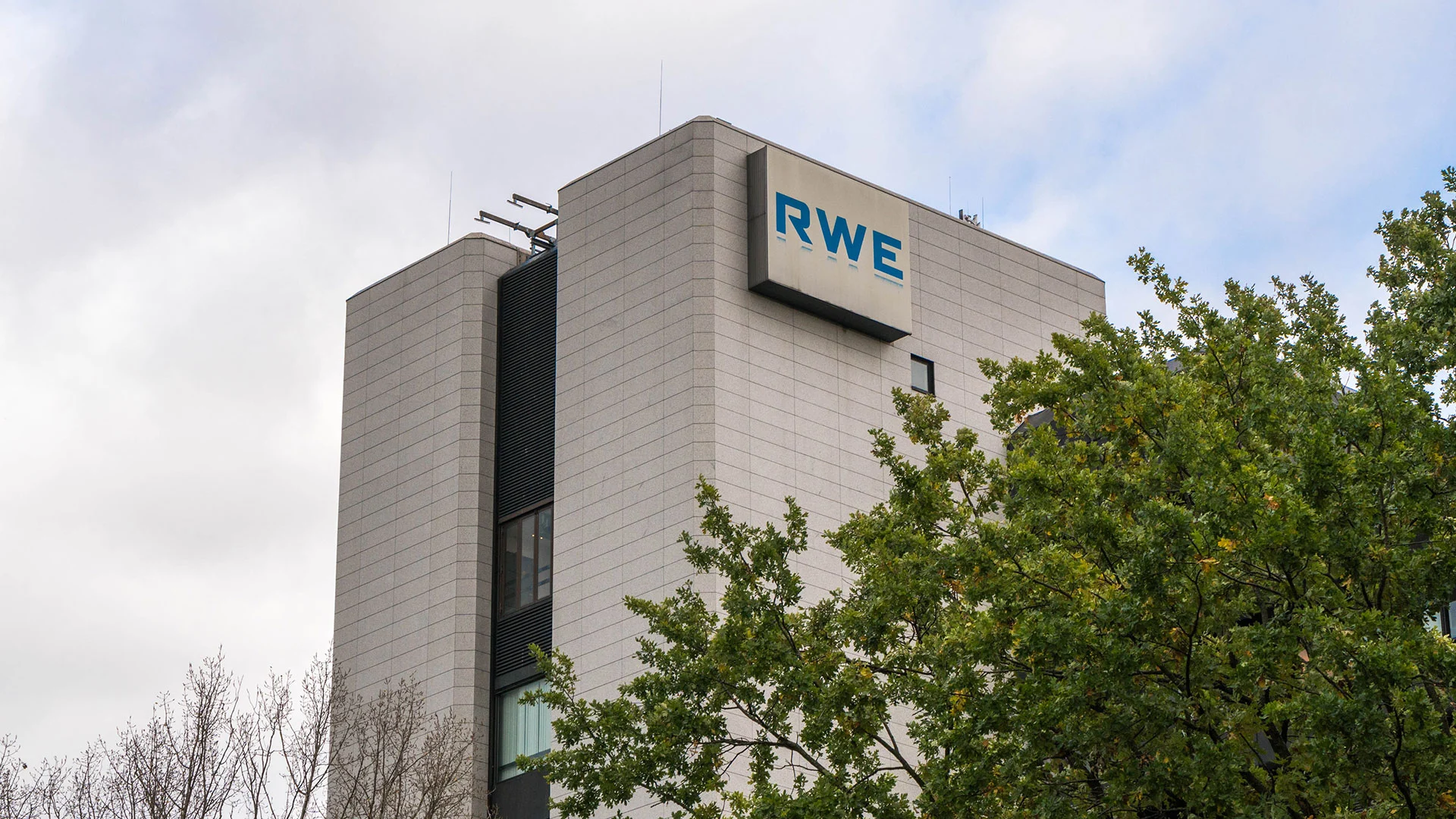 RWE glänzt im DAX: Top&#8209;Dividende & Öko&#8209;Boost! (Foto: Shutterstock)