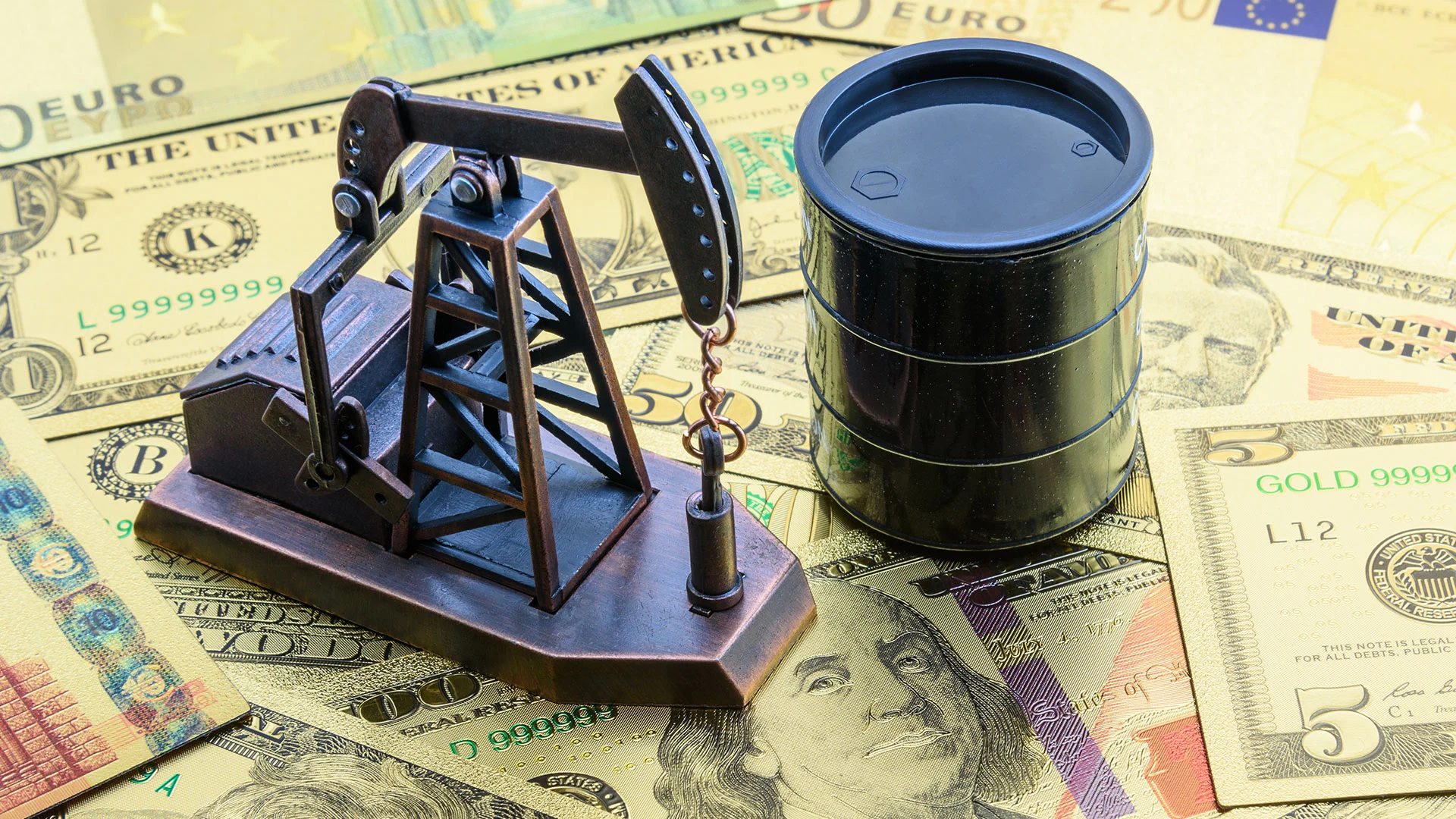 Opec+ kürzt Produktion: Jetzt wird auch noch Öl deutlich teurer (Foto: William Potter/Shutterstock)